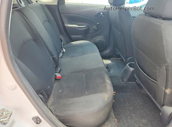3N1CE2CP8JL369778 2018 NISSAN VERSA White Vista de los asientos traseros