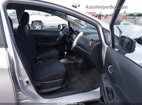 3N1CE2CP9GL361388 2016 NISSAN VERSA NOTE Серебряный Вид салона спереди