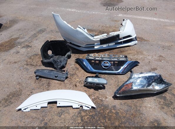 3N1CE2CP9HL352417 2017 NISSAN VERSA NOTE White Vista del cuadro de instrumentos