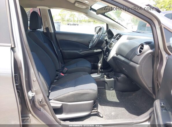 3N1CE2CP9HL368407 2017 NISSAN VERSA NOTE Серебряный Вид салона спереди