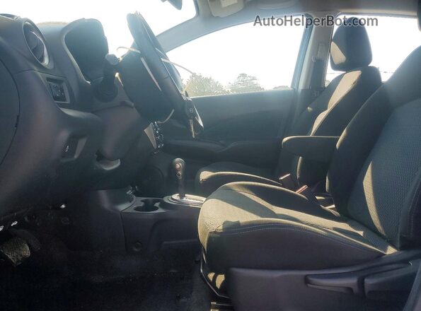 3N1CE2CP9JL357655 2018 NISSAN VERSA Серебряный Вид салона спереди