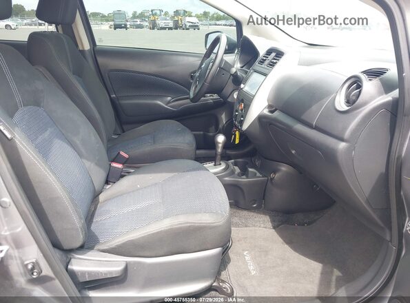 3N1CE2CPXKL365264 2019 NISSAN VERSA NOTE Gray Front interior view