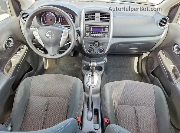 3N1CN7AP0HL845998 2017 NISSAN VERSA Черный Вид панели приборов