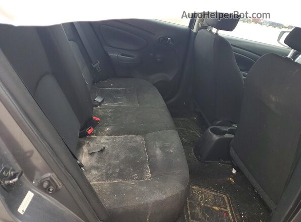 3N1CN7AP0JL840547 2018 NISSAN VERSA Угольный Вид задней части салона