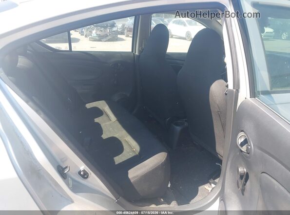 3N1CN7AP1GL828884 2016 NISSAN VERSA Silver Vista de la etiqueta del VIN