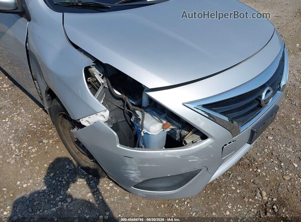 3N1CN7AP2GL847072 2016 NISSAN VERSA Silver Widok z przodu