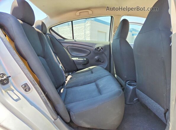 3N1CN7AP2HL855206 2017 NISSAN VERSA Silver უკანა სავარძლების ხედი