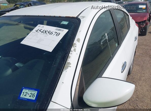 3N1CN7AP2HL870899 2017 NISSAN VERSA White Front view