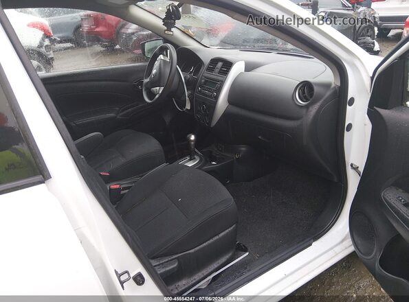 3N1CN7AP2JL843983 2018 NISSAN VERSA White Սալոնի դիմացի տեսք