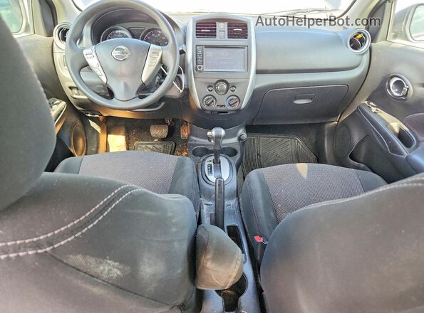 3N1CN7AP2JL879138 2018 NISSAN VERSA Gray Widok deski rozdzielczej