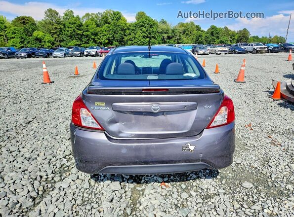 3N1CN7AP2JL879138 2018 NISSAN VERSA Gray Widok z tyłu