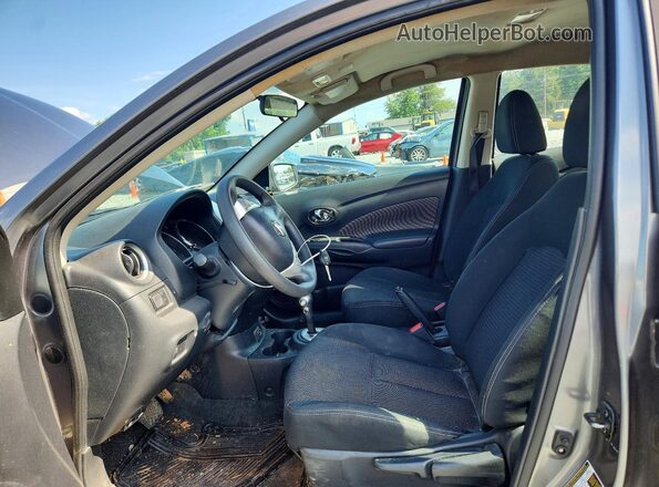 3N1CN7AP2JL879138 2018 NISSAN VERSA Gray Widok wnętrza z przodu