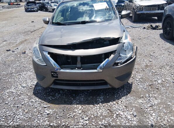 3N1CN7AP3GL828918 2016 NISSAN VERSA Серебряный Вид спереди