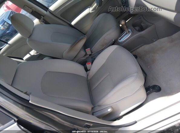 3N1CN7AP3GL828918 2016 NISSAN VERSA Серебряный Вид салона спереди