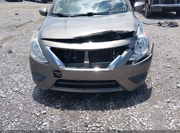 3N1CN7AP3GL828918 2016 NISSAN VERSA Серебряный Вид щитка приборов