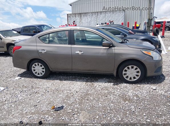 3N1CN7AP3GL828918 2016 NISSAN VERSA Серебряный Вид задней части салона