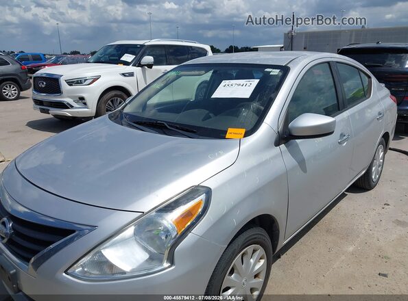 3N1CN7AP3GL875317 2016 NISSAN VERSA Silver Widok z przodu