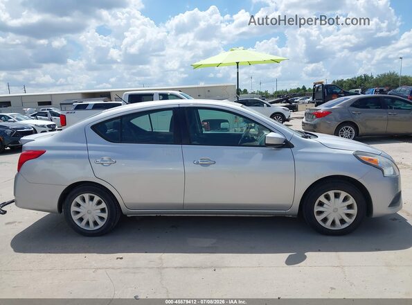 3N1CN7AP3GL875317 2016 NISSAN VERSA Silver Widok wnętrza z tyłu