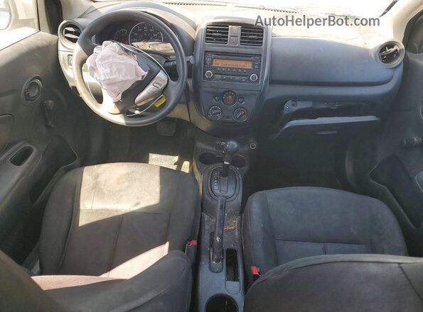 3N1CN7AP3HL816639 2017 NISSAN VERSA Серебряный Вид панели приборов