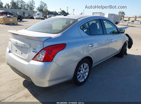 3N1CN7AP3JL830465 2018 NISSAN VERSA Silver Trasero derecho
