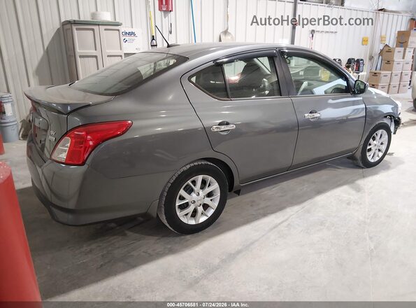3N1CN7AP4JL876340 2018 NISSAN VERSA Silver Задня права чверть