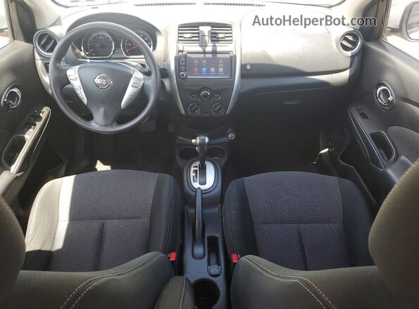 3N1CN7AP4KL860141 2019 NISSAN VERSA Silver Widok deski rozdzielczej