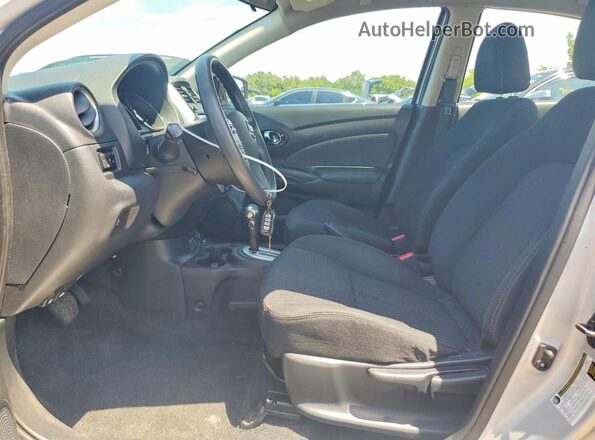 3N1CN7AP4KL860141 2019 NISSAN VERSA Silver Widok wnętrza z przodu