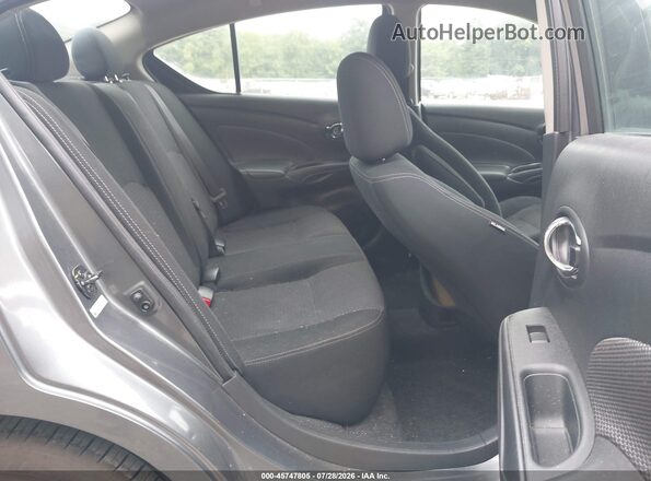 3N1CN7AP4KL866554 2019 NISSAN VERSA Gray Widok naklejki z numerem VIN