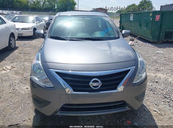 3N1CN7AP4KL881233 2019 NISSAN VERSA Серый Вид спереди