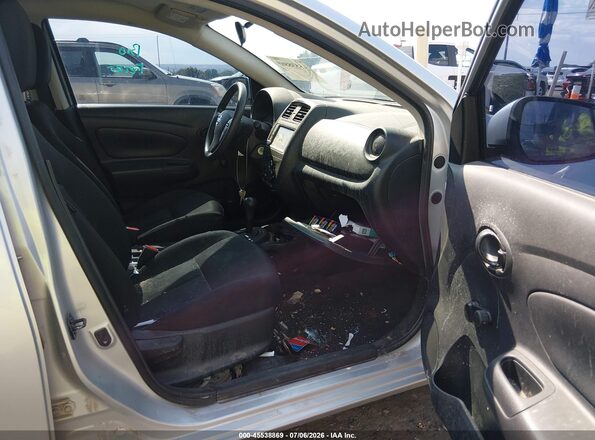 3N1CN7AP5KL825902 2019 NISSAN VERSA Gray Widok wnętrza z przodu