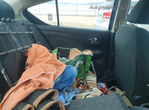 3N1CN7AP6GL851013 2016 NISSAN VERSA Blue Widok tylnych siedzeń