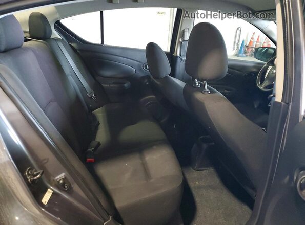 3N1CN7AP6JL881670 2018 NISSAN VERSA Gray Հետևի նստատեղերի տեսք