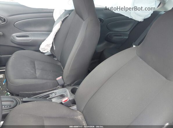 3N1CN7AP7GL820529 2016 NISSAN VERSA Blue Вид салону спереду