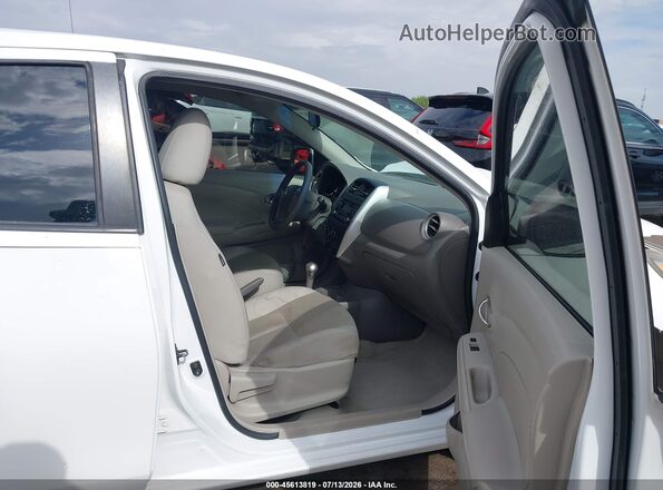 3N1CN7AP7GL865230 2016 NISSAN VERSA White Вид салону спереду