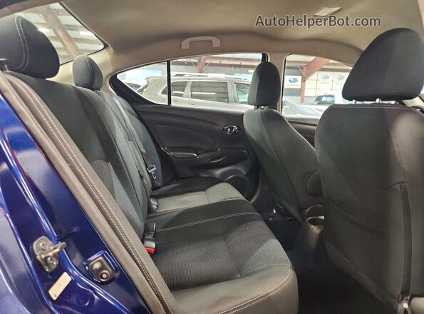 3N1CN7AP7JL848628 2018 NISSAN VERSA Blue Հետևի նստատեղերի տեսք