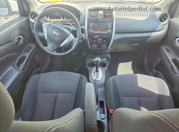 3N1CN7AP7JL876252 2018 NISSAN VERSA White Widok deski rozdzielczej