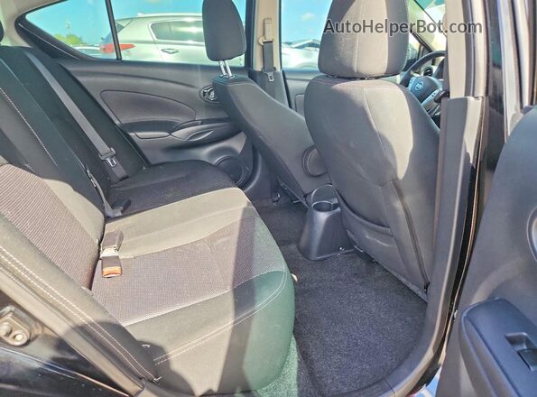 3N1CN7AP8JL876440 2018 NISSAN VERSA Черный Вид задних сидений