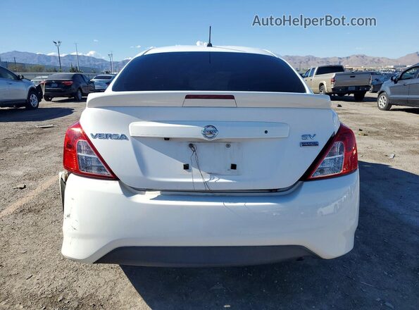 3N1CN7AP9JL877967 2018 NISSAN VERSA White Вид ззаду