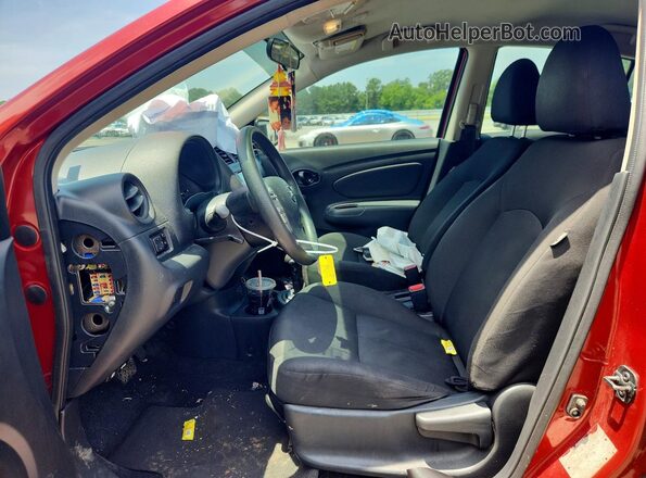 3N1CN7AP9JL887592 2018 NISSAN VERSA Red Front interior view