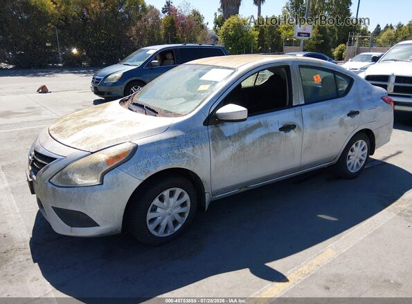 3N1CN7APXJL810357 2018 NISSAN VERSA Silver წინა მარცხენა ხედი სამი მეოთხედიდან