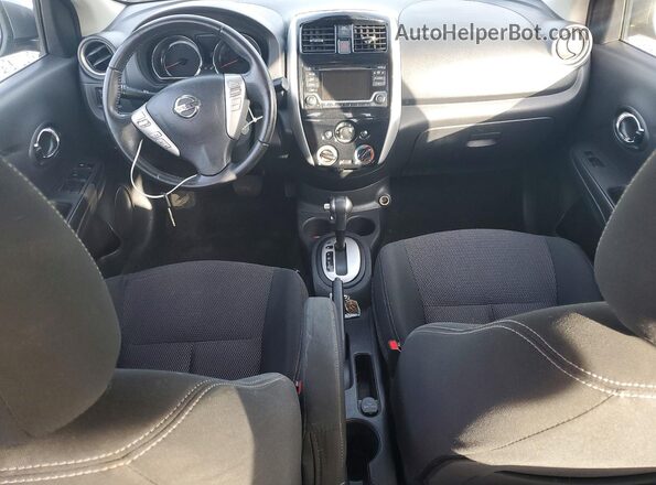 3N1CN7APXJL854911 2018 NISSAN VERSA Gray Widok deski rozdzielczej