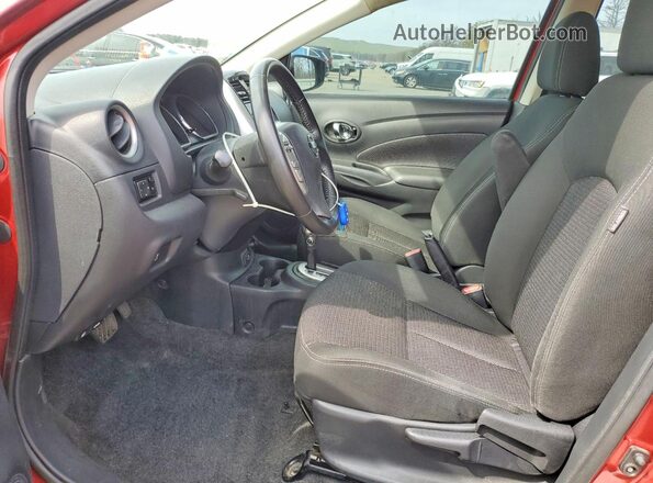 3N1CN7APXJL879338 2018 NISSAN VERSA Red Widok wnętrza z przodu