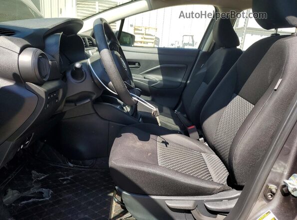 3N1CN8BV9PL867709 2023 NISSAN VERSA Угольный Вид салона спереди