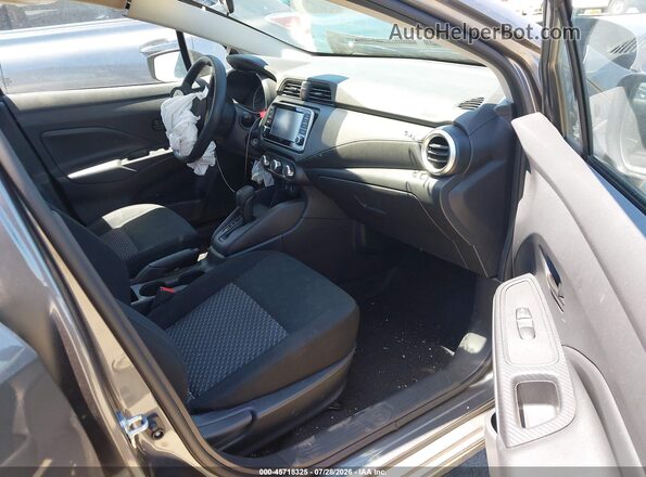 3N1CN8DV1RL837779 2024 NISSAN VERSA Gray Вид салону спереду