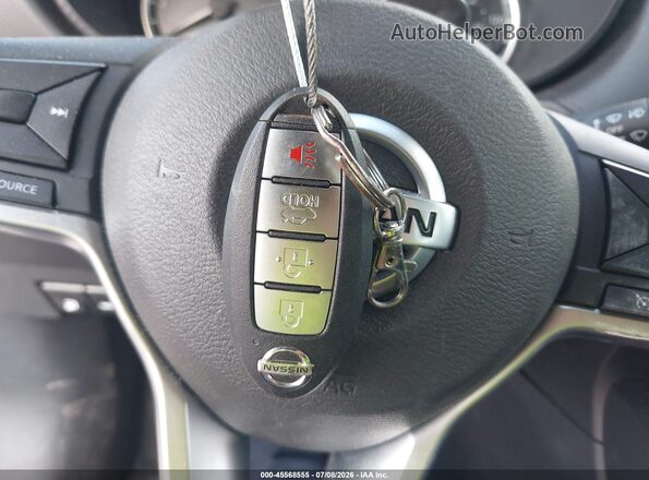 3N1CN8DV2LL883371 2020 NISSAN VERSA Черный Вид панели приборов