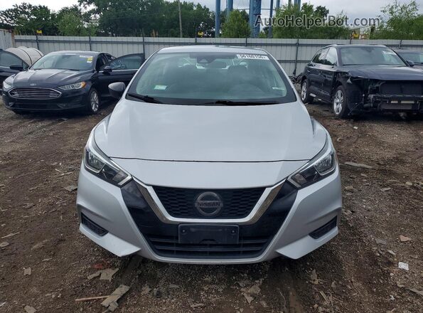 3N1CN8DV2LL911525 2020 NISSAN VERSA Серебряный Вид спереди