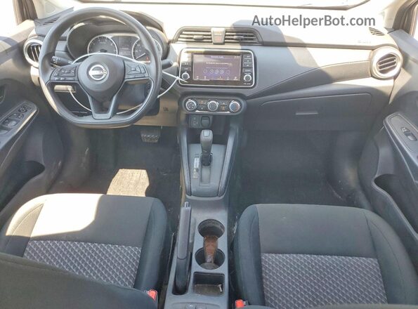 3N1CN8DV2RL874436 2024 NISSAN VERSA Gray Вид панелі приладів