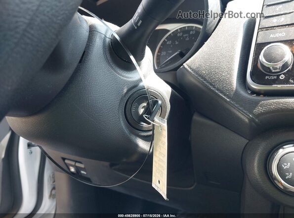 3N1CN8DV2RL893200 2024 NISSAN VERSA White Vista del salpicadero