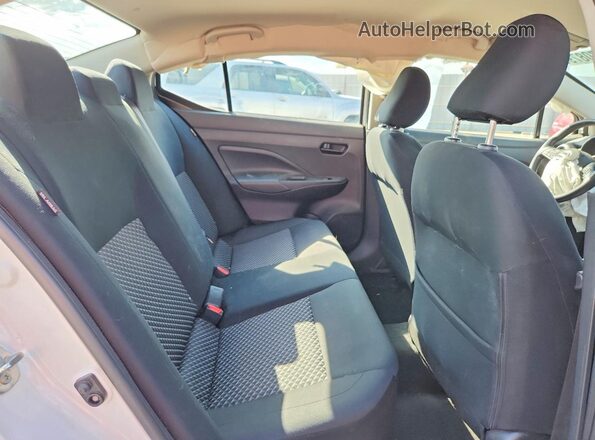 3N1CN8DV3RL894338 2024 NISSAN VERSA White Vista de los asientos traseros