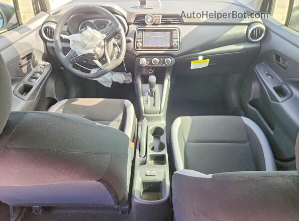 3N1CN8DV7SL867942 2025 NISSAN VERSA Silver Widok deski rozdzielczej
